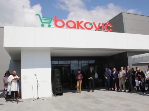 FOTO: Baković u Tomislavgradu otvorio moderni prodajni centar