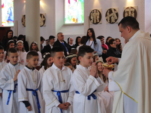 FOTO: Prva pričest u župi Prozor