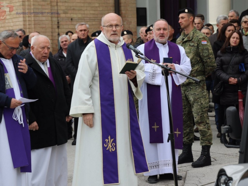 FOTO: Na Mirogoju sahranjen pukovnik Ante Pavlović
