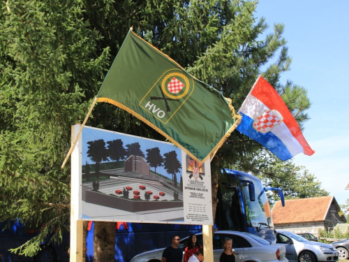 FOTO/VIDEO: Na Uzdolu obilježena 22. obljetnica stravičnog pokolja nad Hrvatima