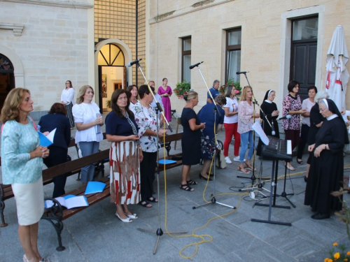 FOTO: Druga večer trodnevnice Maloj Gospi na Šćitu