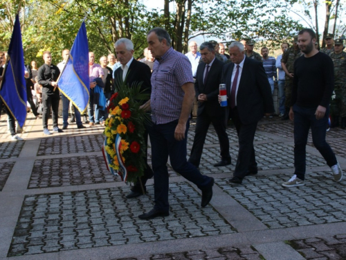 FOTO: Na Uzdolu obilježena 24. obljetnica stravičnog pokolja nad Hrvatima