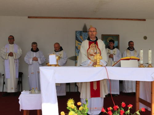 FOTO/VIDEO: Vanjska proslava sv. Franje u Rumbocima