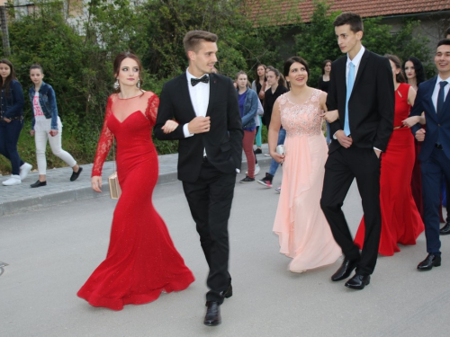 FOTO/VIDEO: Matura 2016. - Defile mladosti i ljepote na ulicama Prozora