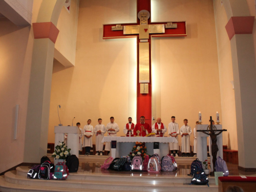 FOTO: Misa za početak nove vjeronaučne i nastavne godine u župi Prozor