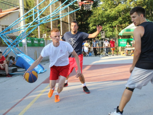 FOTO: Počeo turnir u uličnoj košarci ''Streetball Rama 2017.''