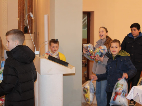 FOTO: Sv. Nikola posjetio župu Prozor