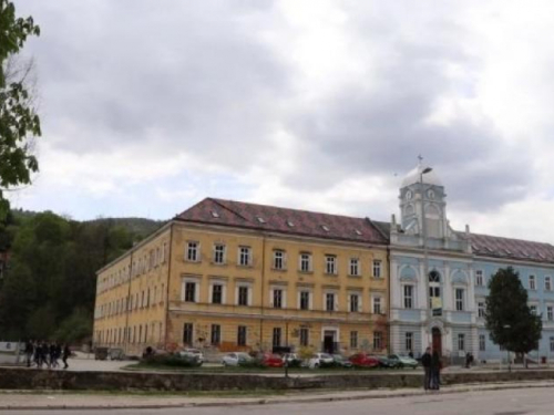 Konačna presuda: Zgrada travničke gimnazije treba biti vraćena Vrhbosanskoj nadbiskupiji