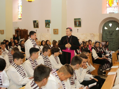FOTO: Krizma u župi Rama Šćit