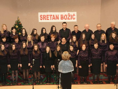 FOTO: Održan Božićni koncert ramskih župa