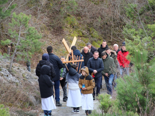 FOTO: Ramski put križa u Podboru