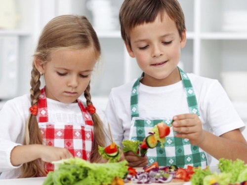 Preporuke za roditelje: Jedite s djecom za stolom
