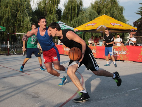 FOTO: Druga večer Streetball turnira u Prozoru