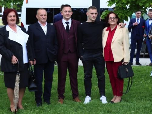 FOTO/VIDEO: Matura 2023. - Defile mladosti na ulicama Prozora