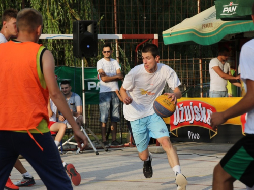 FOTO: Ekipa ''ALF Market'' osvojila Streetball za juniore