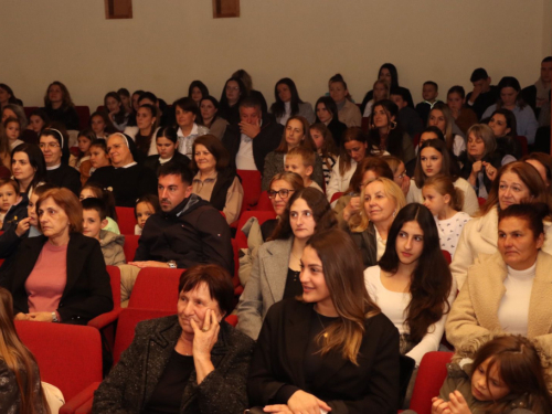 FOTO: Petra Krešo pobjednica dječjeg festivala ''Mala Rama 2025.''