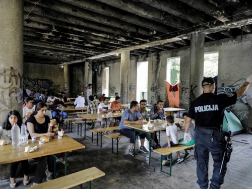 Inozemni mediji tvrde kako se u BiH i Hrvatskoj brutalno postupa s migrantima