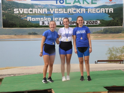 FOTO: Na Ramskom jezeru održana 8. veslačka regata