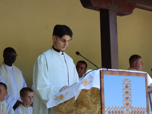 FOTO: Na Uzdolu svečano proslavljen sv. Ivo, patron župe