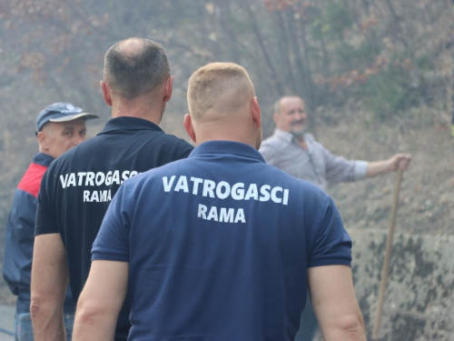 FOTO/VIDEO: Ugašen požar koji je prijetio objektu HE Rama