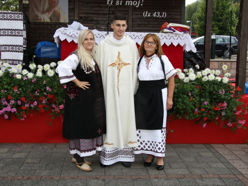 FOTO: Mlada misa vlč. Josipa Papka u župi Prozor