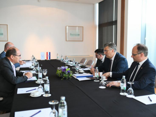 Plenković sa Schmidtom: 'Hrvatska se snažno zalaže za europski put BiH'