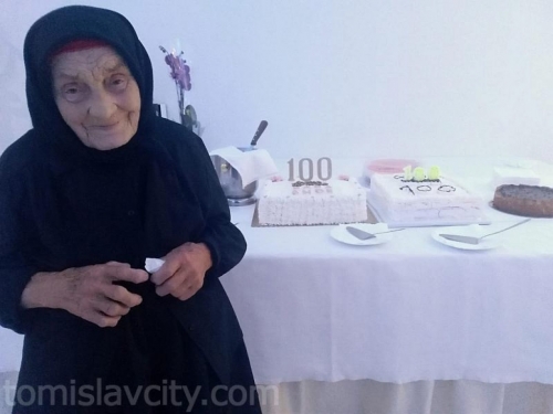 Baka iz Tomislavgrada proslavila 100. rođendan: ''Kad radim ne boli me ništa!''