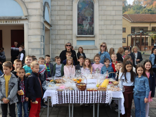 FOTO: Dani kruha u OŠ Marka Marulića Prozor