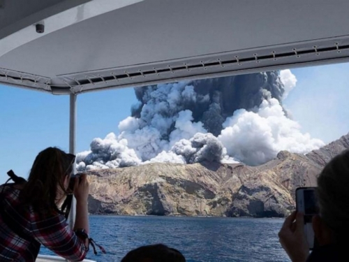 Najmanje 13 osoba izgubilo život u erupciji vulkana na Novom Zelandu