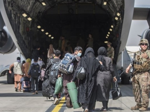 Iz Kabula poletio prvi evakuacijski avion nakon američkog povlačenj