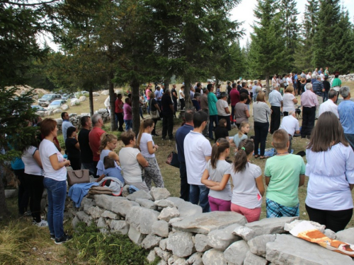 FOTO: Na Vran planini služena misa za poginule duvandžije