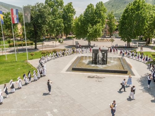 FOTO: Državna smotra izvornog folklora Hrvata u BiH