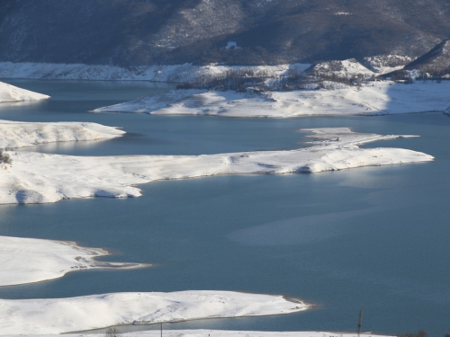 FOTO: Minusi počeli lediti Ramsko jezero