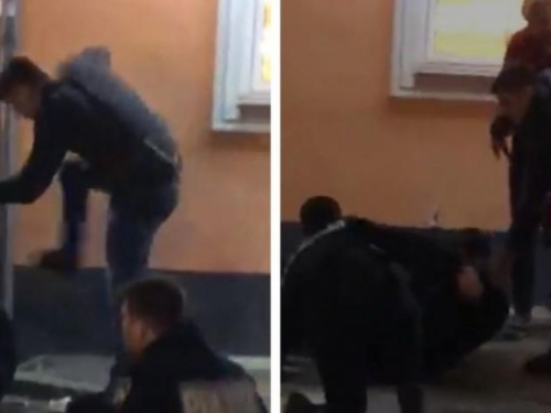 Kruži video u kojem grupa mladića mlati "policajce"; Policija: To su maškare