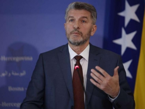 Mehmedović: ''Bakir je naslijedio stranku koju je oteo od članstva''