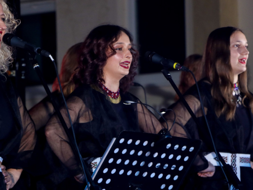 FOTO: Čarolija etno zvuka: ''Čuvarice'' oduševile publiku u Prozoru