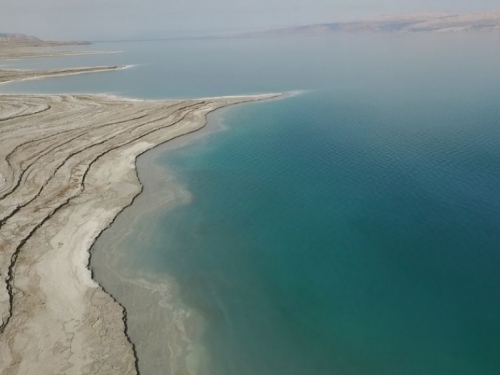 Prvi put u povijesti grupa plivača preplivala Mrtvo more