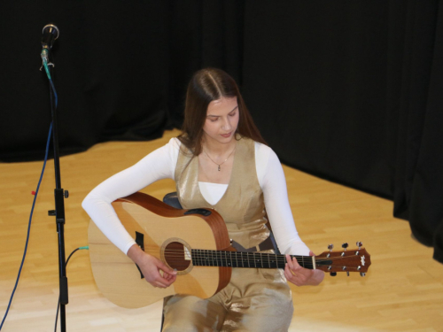 FOTO: Valentinovo u Prozoru - Maturanti priredili nezaboravnu večer