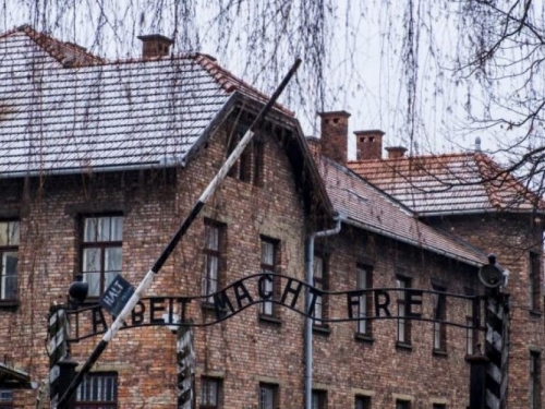 Nijemac dobio 18 mjeseci zatvora zbog ismijavanja žrtava Auschwitza na Facebooku