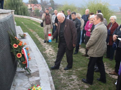 FOTO: Članovi Hrvatskog žrtvoslovnog društva posjetili Ramu