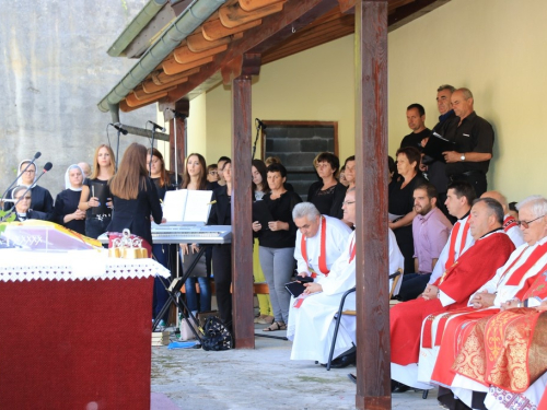 FOTO/VIDEO: Na Uzdolu obilježena 22. obljetnica stravičnog pokolja nad Hrvatima