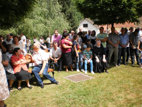 FOTO: Vanjska proslava sv. Ante u župi Gračac