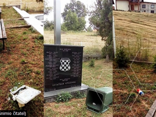 Vandali oskvrnuli spomenik hrvatskim žrtvama kod Živinica
