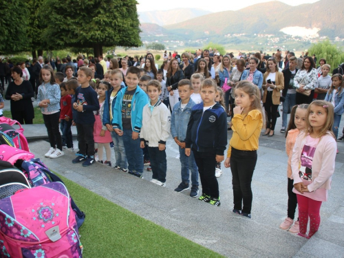 FOTO: Drugi dan trodnevnice na Šćitu - blagoslov prvašića i školskih torbi