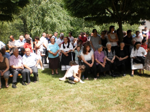 FOTO: Vanjska proslava sv. Ante u župi Gračac