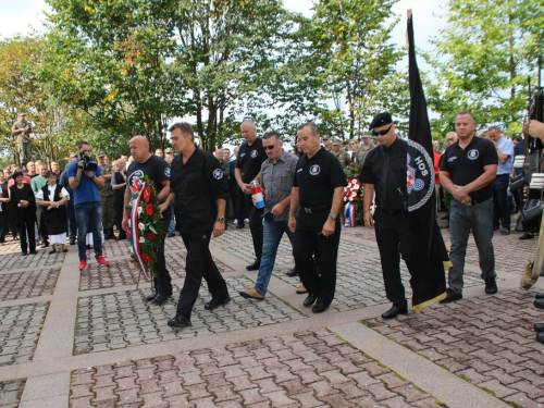 FOTO/VIDEO: Na Uzdolu obilježena 23. obljetnica stravičnog pokolja nad Hrvatima