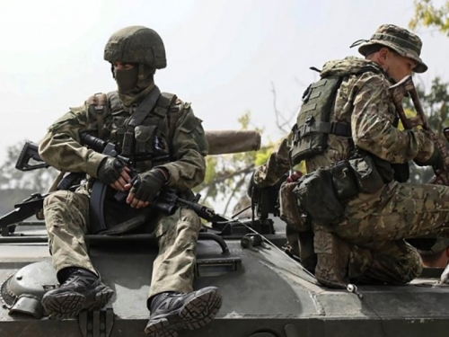 Ukrajina: Više od 3000 ruskih vojnika zvalo je prošli mjesec telefon za predaju