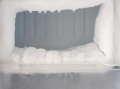 Ako vam se u zamrzivaču nakupio led, samo stavite ovu namirnicu i riješit ćete problem