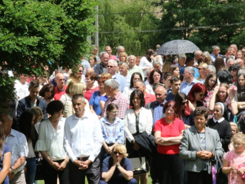 FOTO: Vanjska proslava sv. Ante u župi Gračac