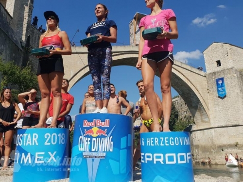 Red Bull Cliff Diving u Mostaru: Britanac i Meksikanka pomeli konkurenciju